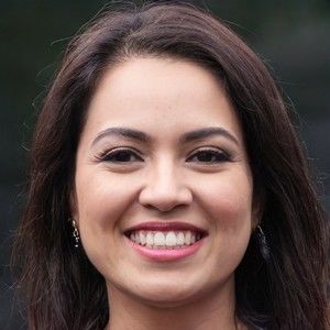 Meet your Posher, Dina